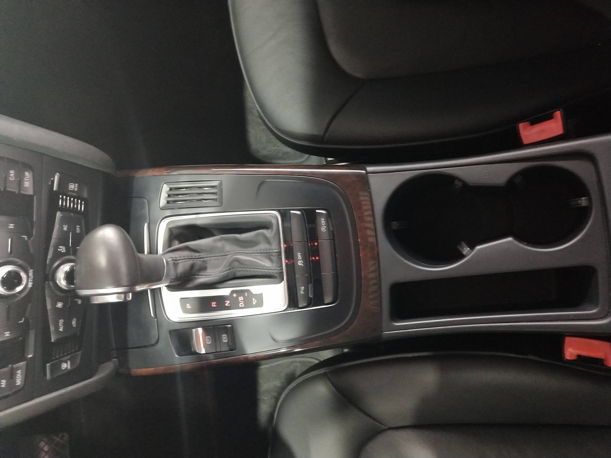 奥迪A4L 2013款 2.0T 自动 舒适型 (国Ⅳ) 